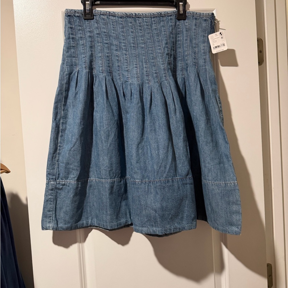 We The Free Light Blue Denim Pleated A-Line Skirt 🔥 Size 12 - Picture 4 of 4